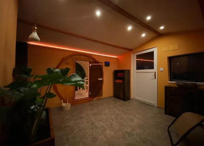 Gulfhaus, Mit Sauna Und Grossem Garten Apen